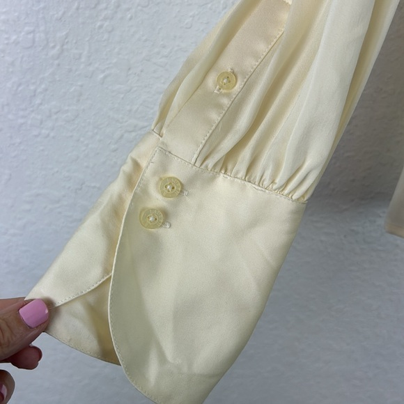 Lauren Ralph Lauren ruffle neck 💯 cream silk blouse button top 12 petite - Picture 3 of 7